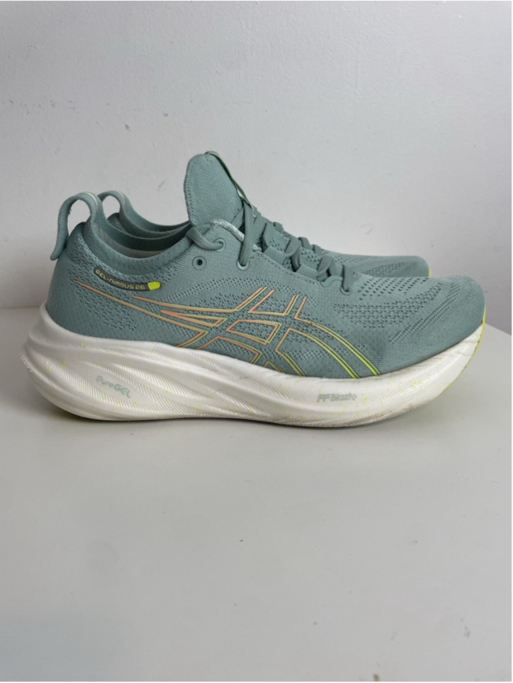 Asics Gel-Nimbus 26 Womens Size 10.5 Light Celadon Running Shoes Sneakers